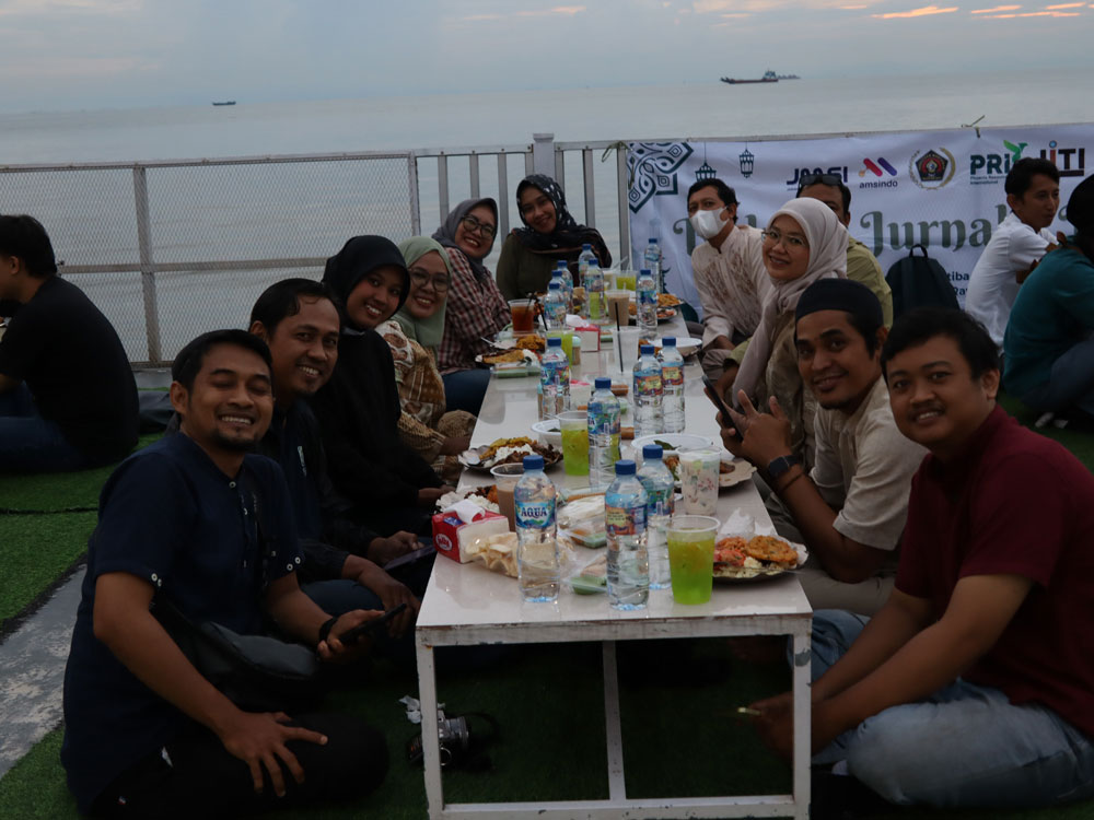 Spreading Kindness During Ramadan, PT PRI Hosts Iftar Gathering with Dozens of Journalists