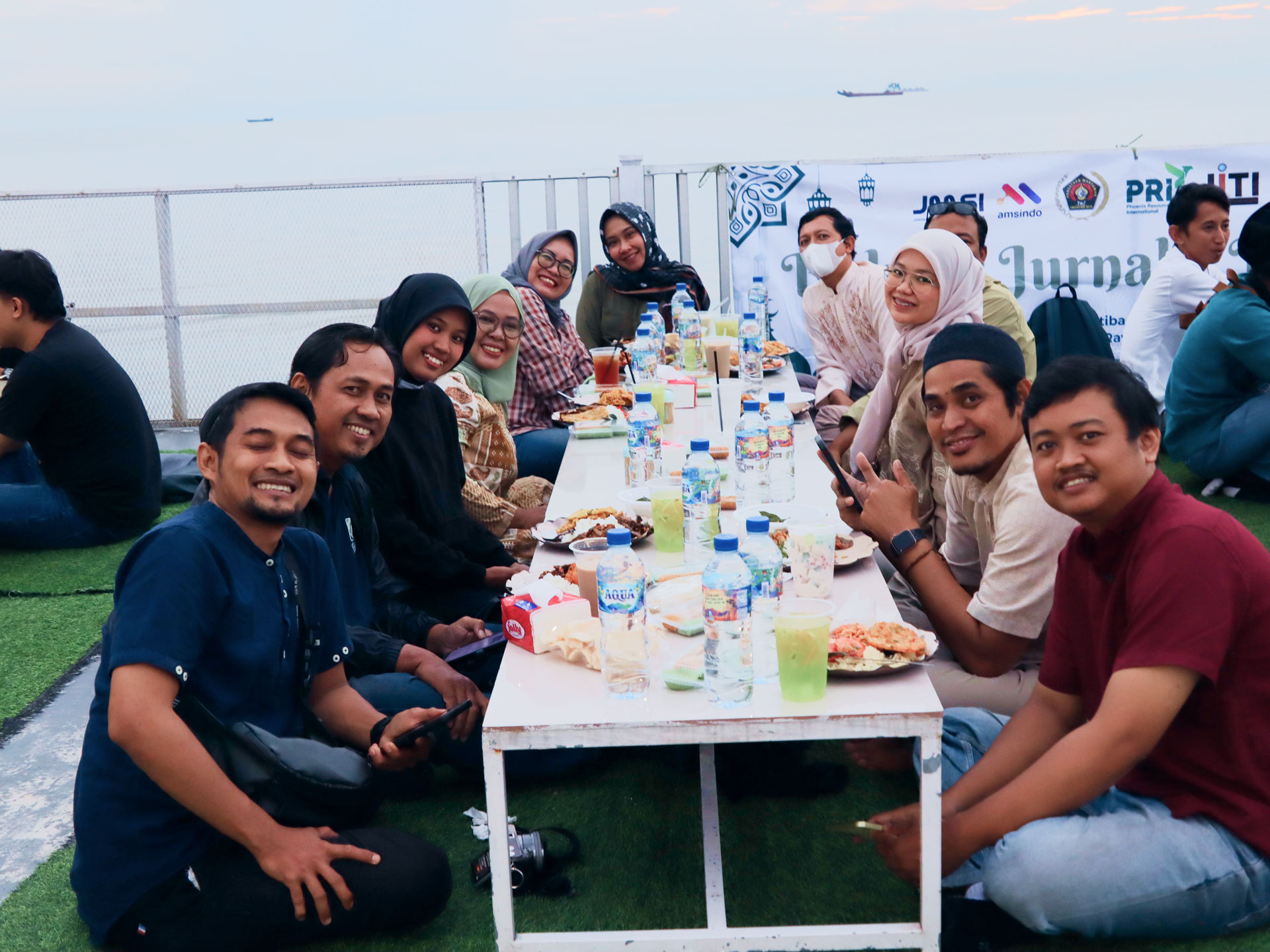 Spreading Kindness During Ramadan, PT PRI Hosts Iftar Gathering with Dozens of Journalists